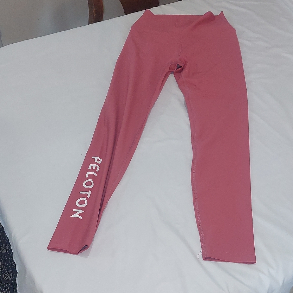 Peloton Size Medium Leggings in Rose. LIKE NEW
